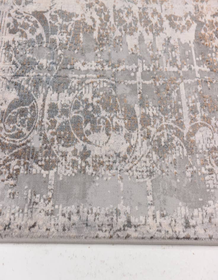 Detail image of 5' x 7' 7 Villa Rug