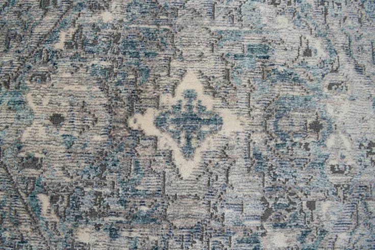 Detail image of 5' 3 x 7' 7 Villa Rug
