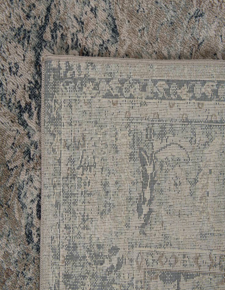 Detail image of 5' x 7' 7 Villa Rug