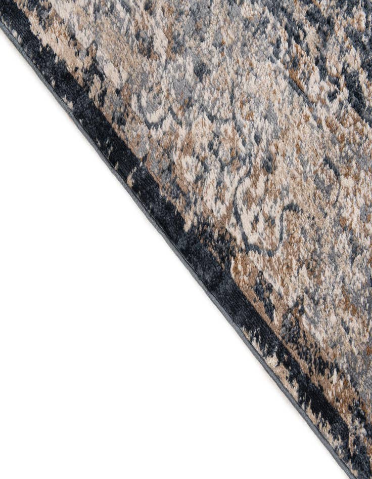 Detail image of 5' x 7' 7 Villa Rug