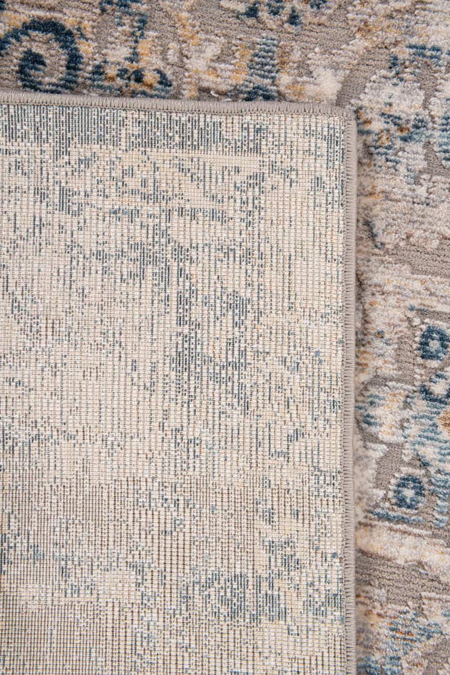 Detail image of 5' 3 x 7' 3 Villa Rug