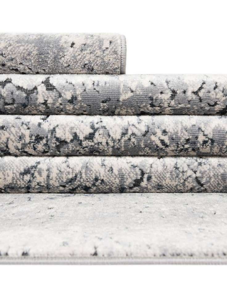 Detail image of 5' 3 x 8' Villa Rug