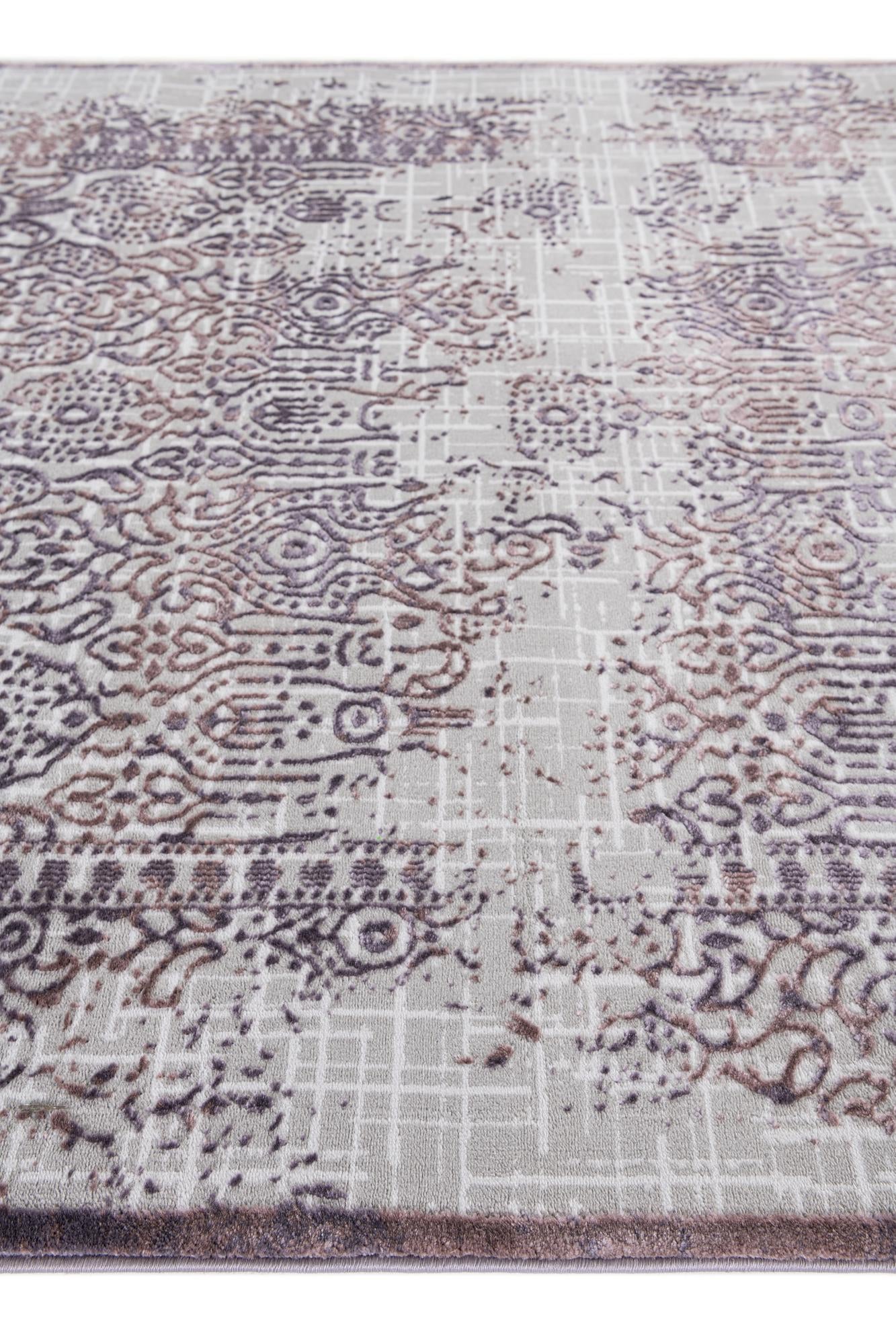5' 2 x 7' 9 Vince Camuto Rug
