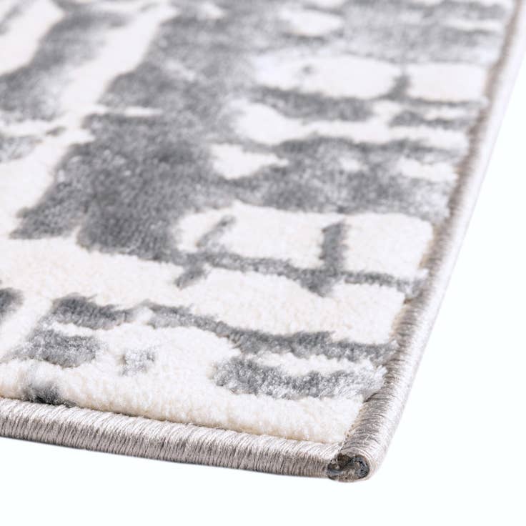 Detail image of 2' x 3' Vince Camuto Rug