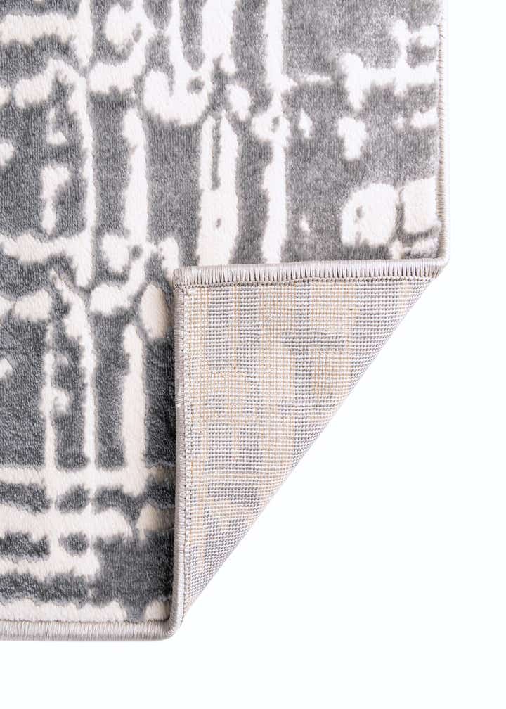 2' x 3' Vince Camuto Rug