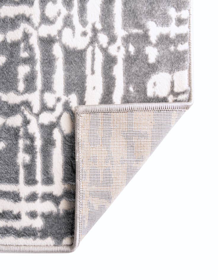 Detail image of 2' x 3' Vince Camuto Rug