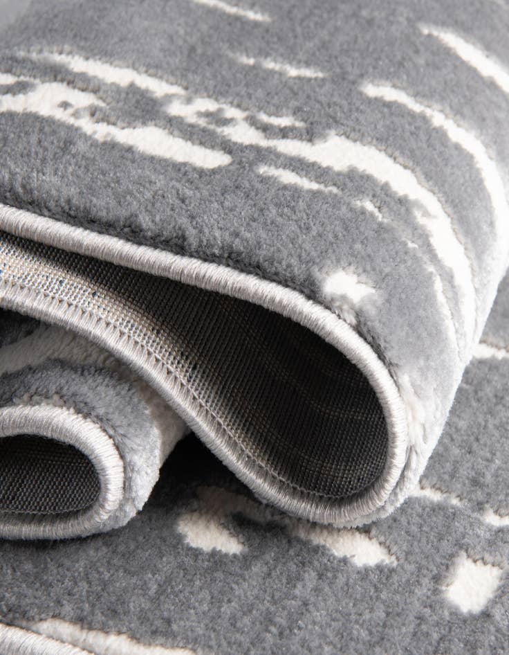 Detail image of 5' 3 x 8' Vince Camuto Rug