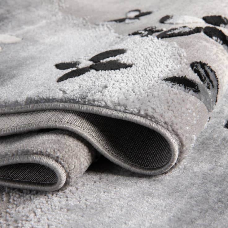 Detail image of 5' 3 x 8' Vince Camuto Rug