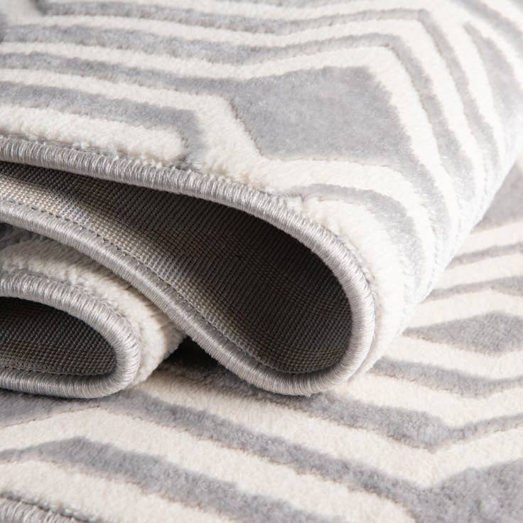 Detail image of 2' x 3' Vince Camuto Rug