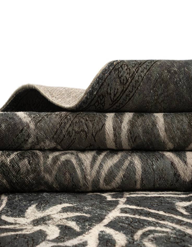 Detail image of 8' 3 x 10' 8 Vintage Royal Rug