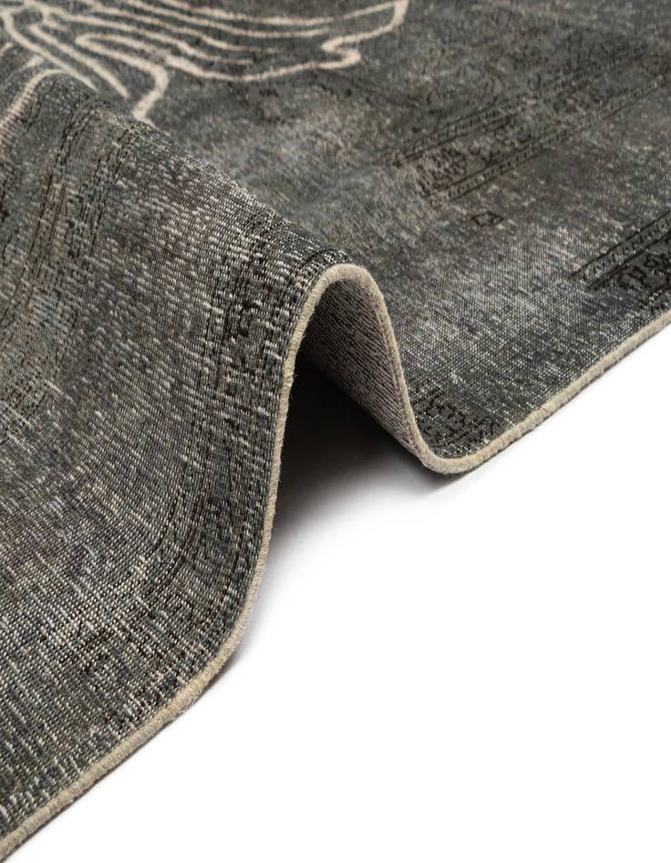 Detail image of 8' 3 x 10' 8 Vintage Royal Rug