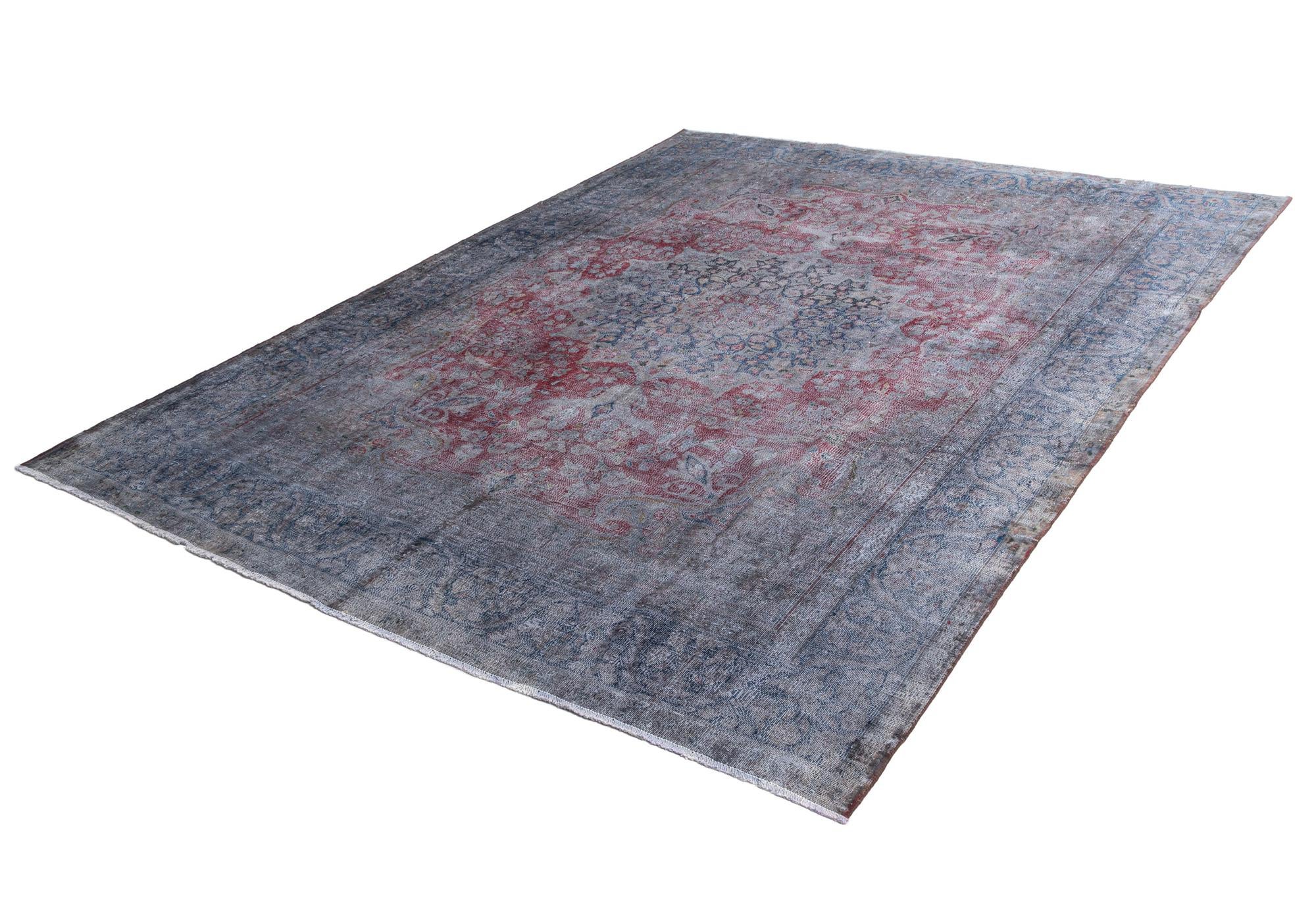 8' 9 x 11' 5 Vintage Royal Wool Rug