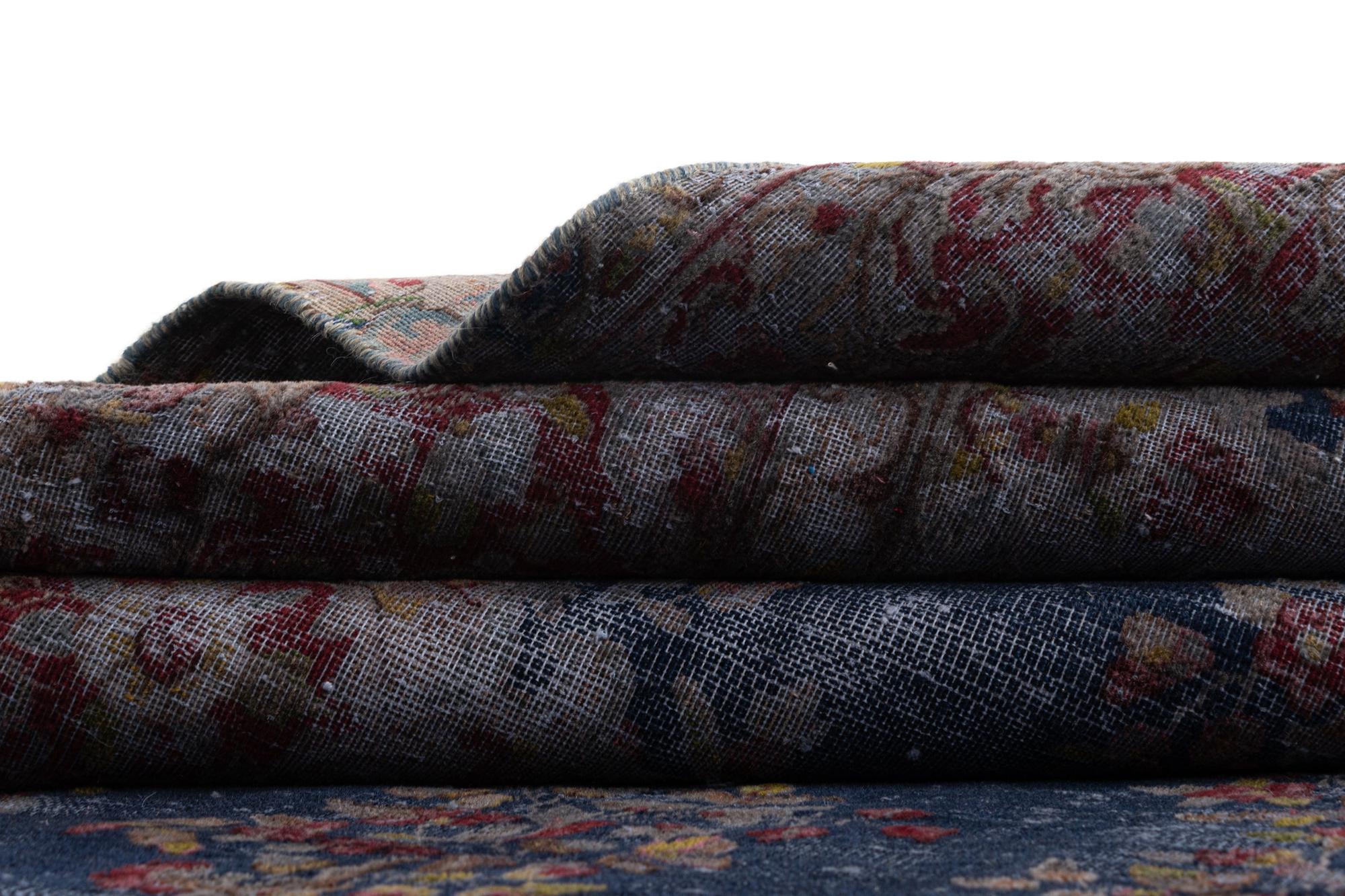 7' 8 x 10' 4 Vintage Royal Wool Rug