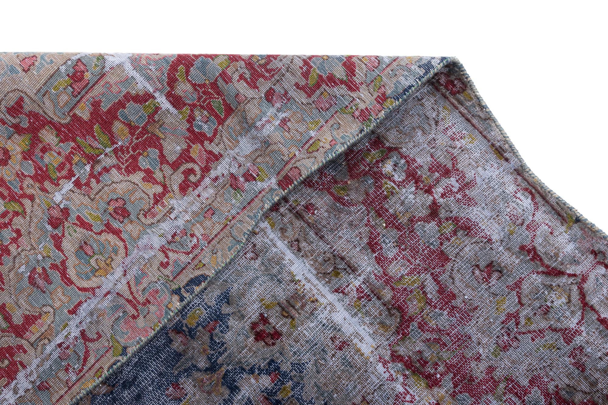 7' 8 x 10' 4 Vintage Royal Wool Rug