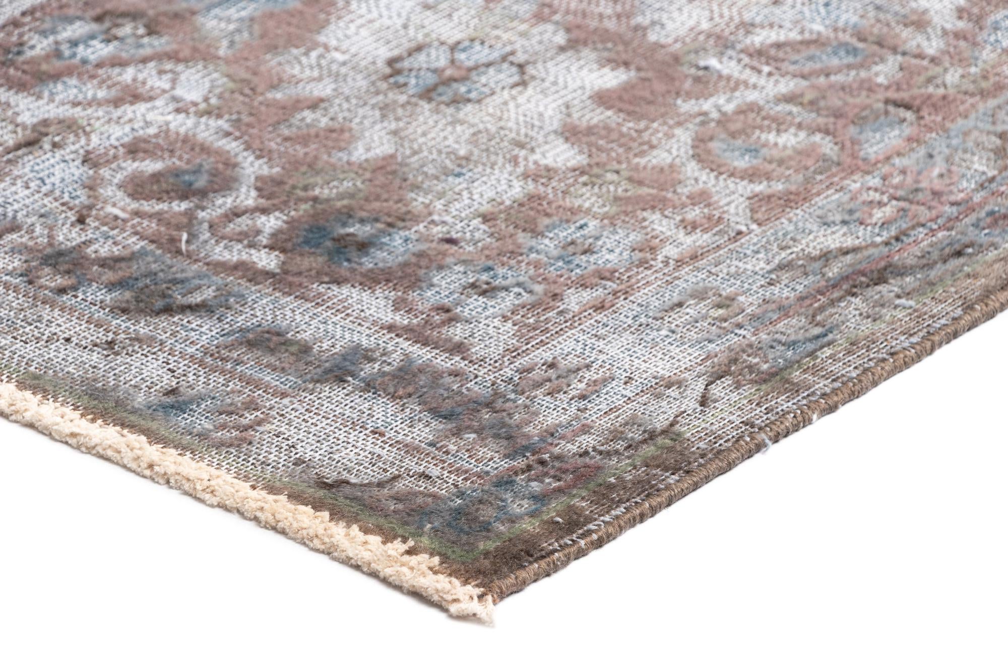 9' 7 x 13' 2 Vintage Royal Wool Rug