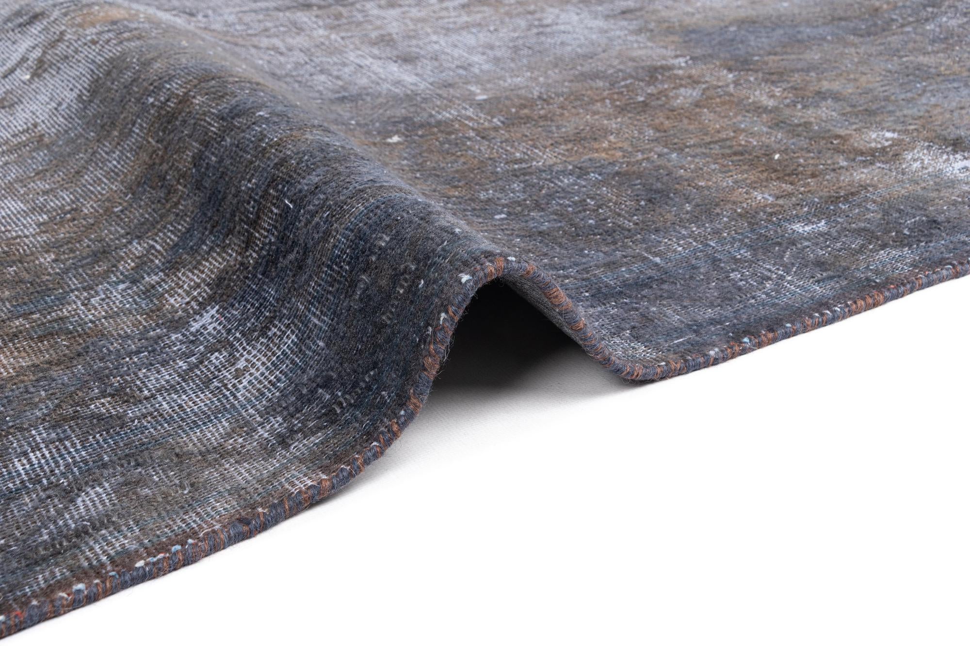 9' 6 x 12' 10 Vintage Royal Wool Rug