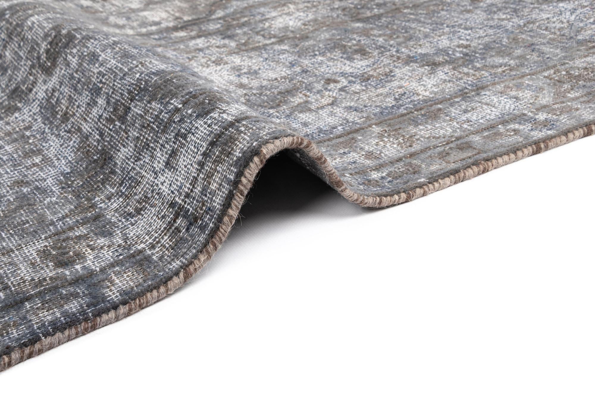 9' 7 x 13' 3 Vintage Royal Wool Rug