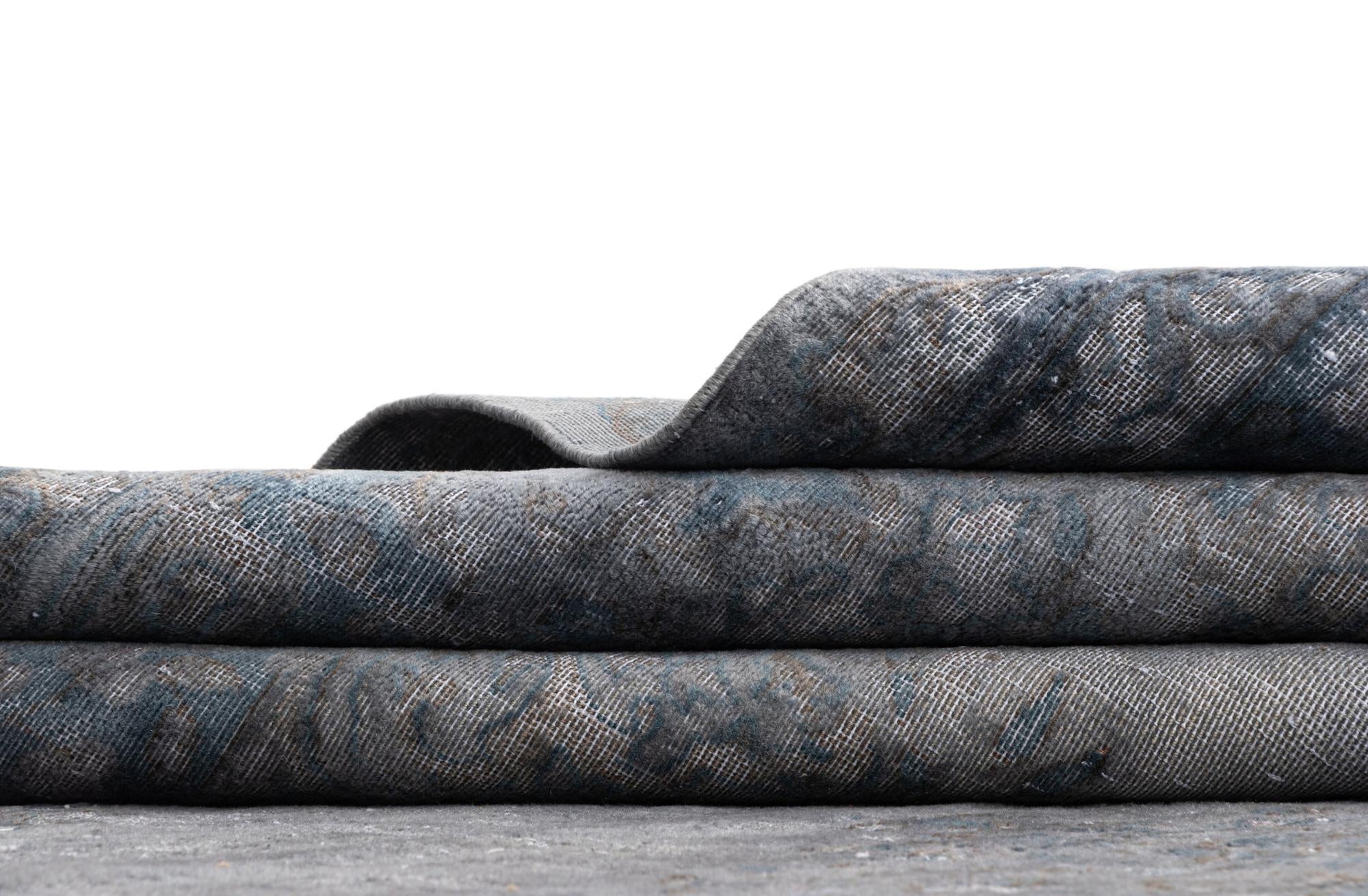 10' 1 x 13' 7 Vintage Royal Wool Rug