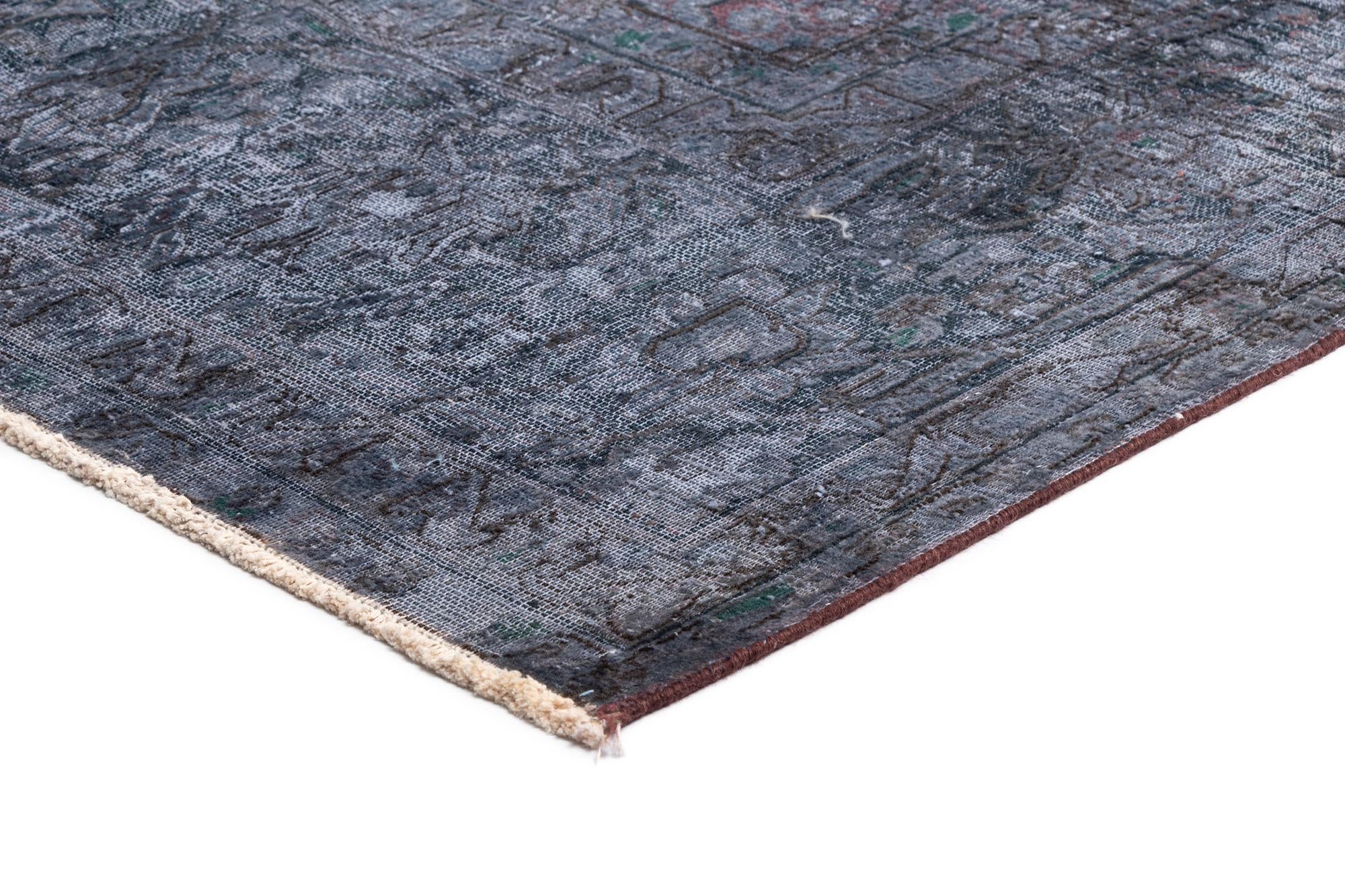 9' 9 x 13' 4 Vintage Royal Wool Rug