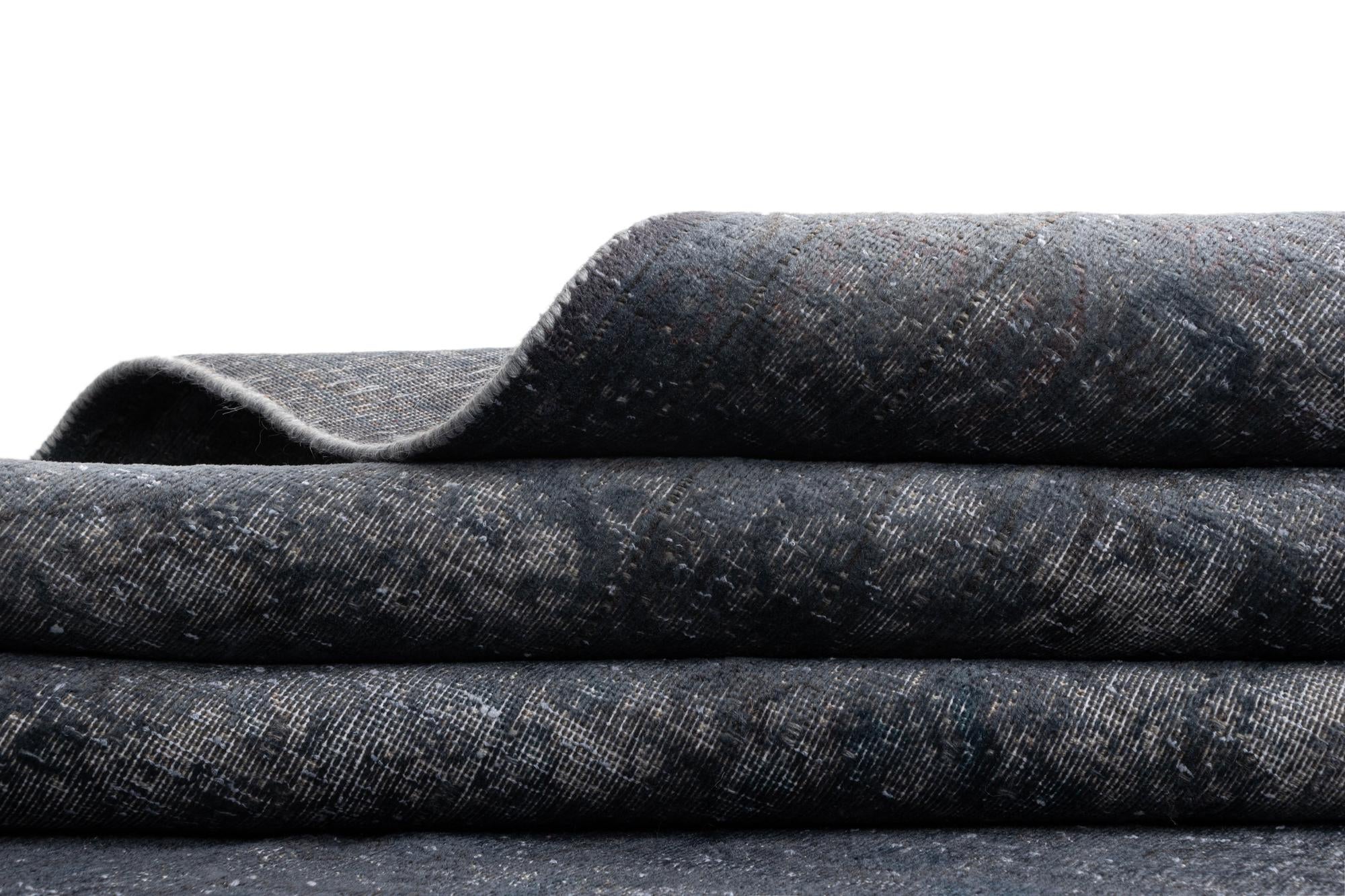9' 7 x 12' 8 Vintage Royal Wool Rug