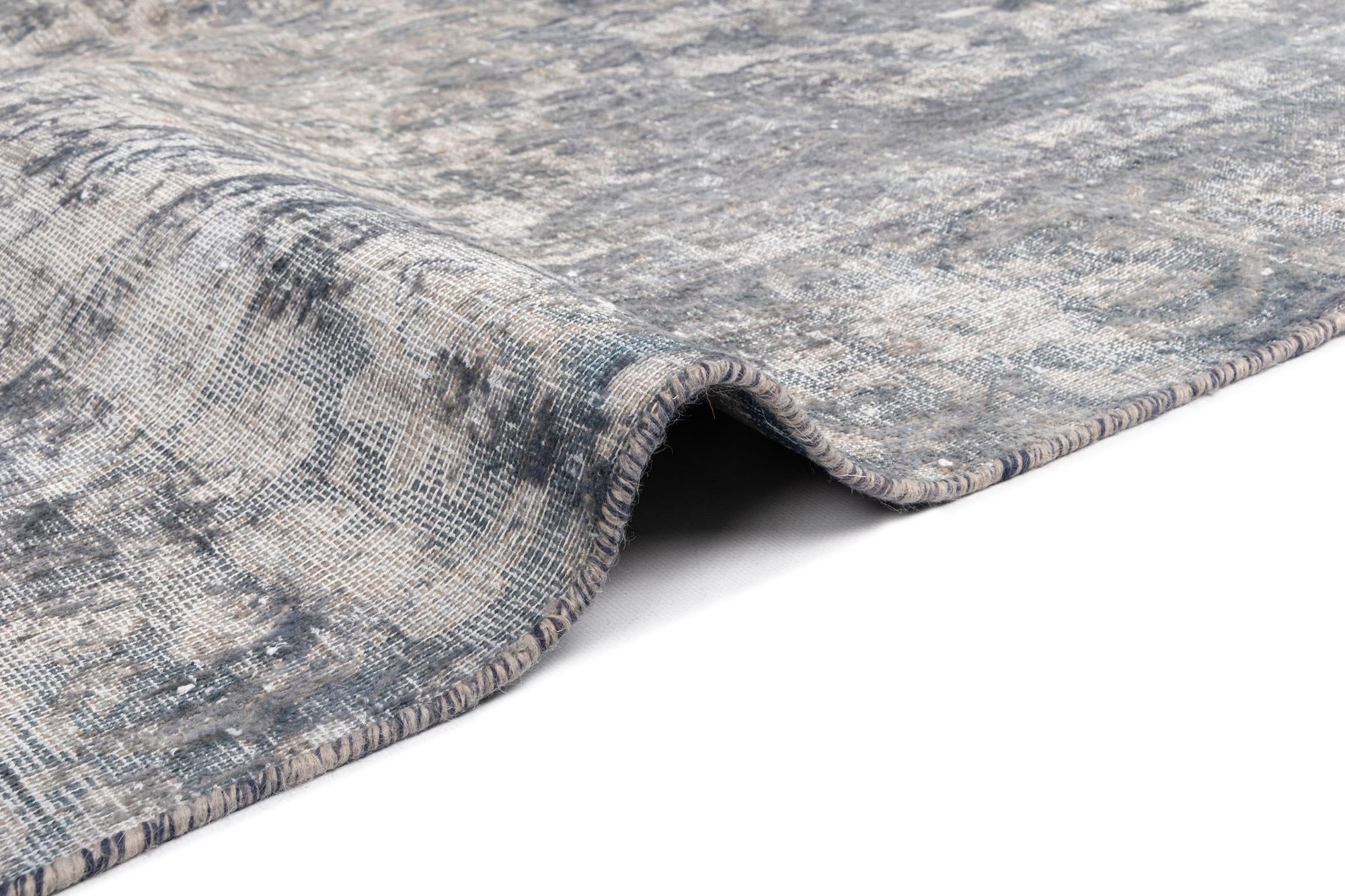 9' 1 x 12' 1 Vintage Royal Wool Rug