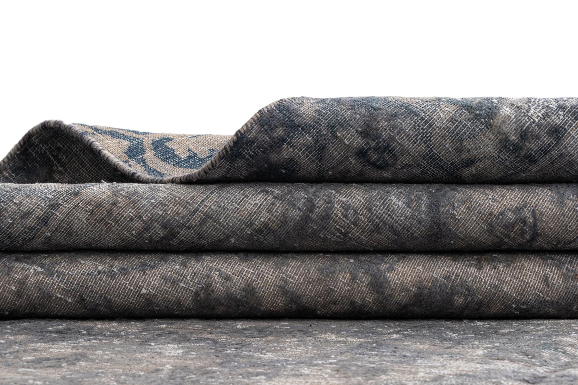9' 1 x 12' 1 Vintage Royal Wool Rug