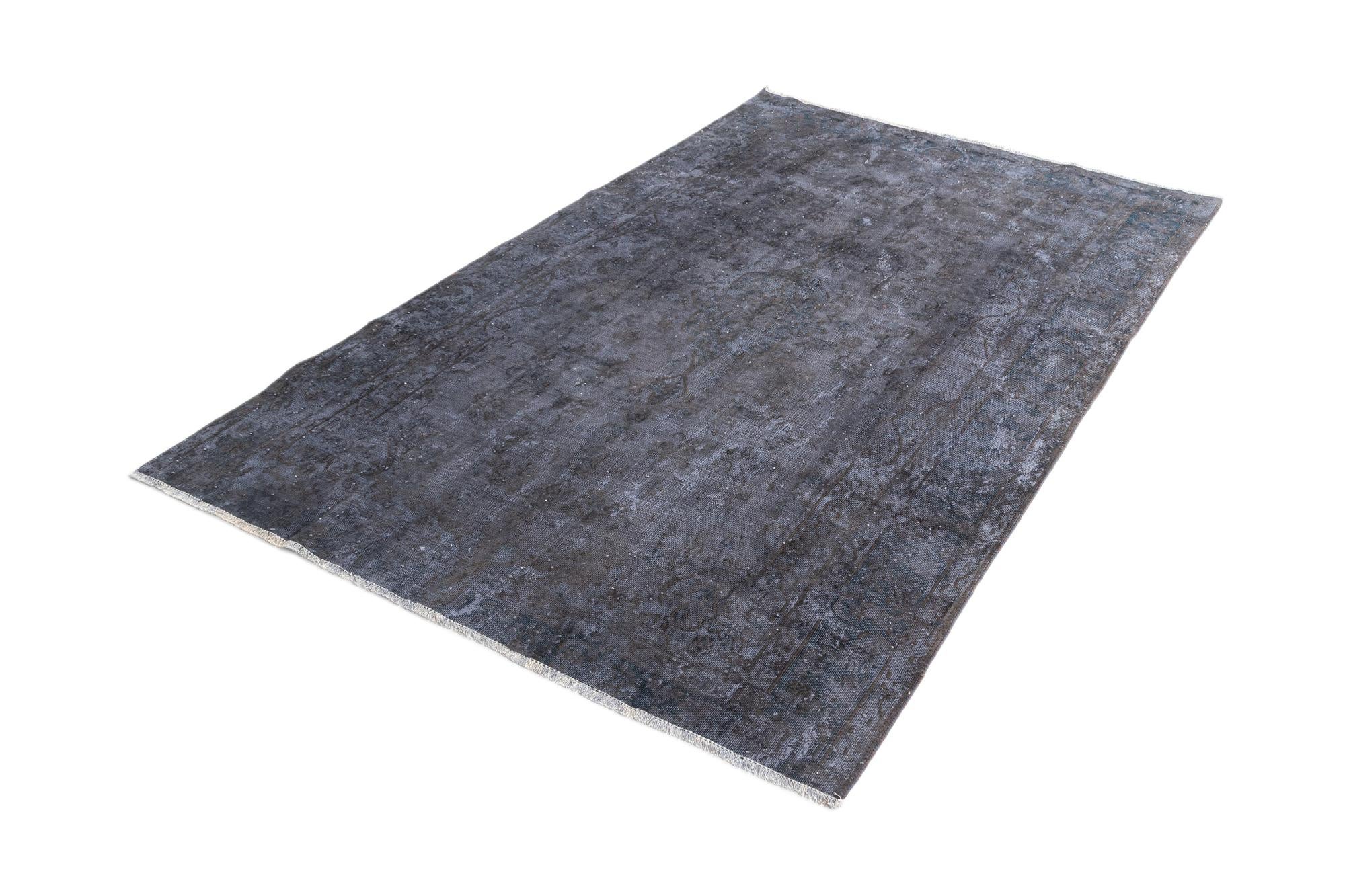 5' 6 x 8' 4 Vintage Royal Wool Rug