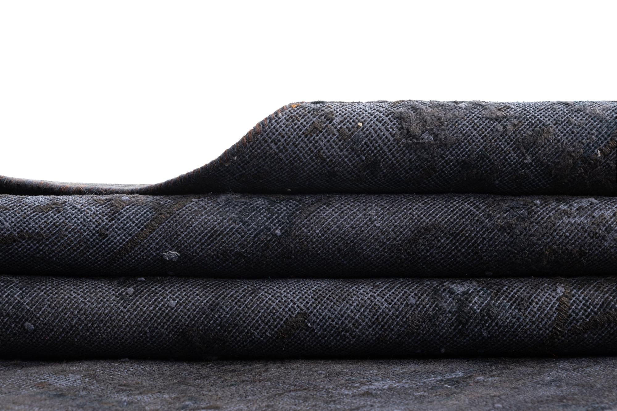 5' 6 x 8' 4 Vintage Royal Wool Rug