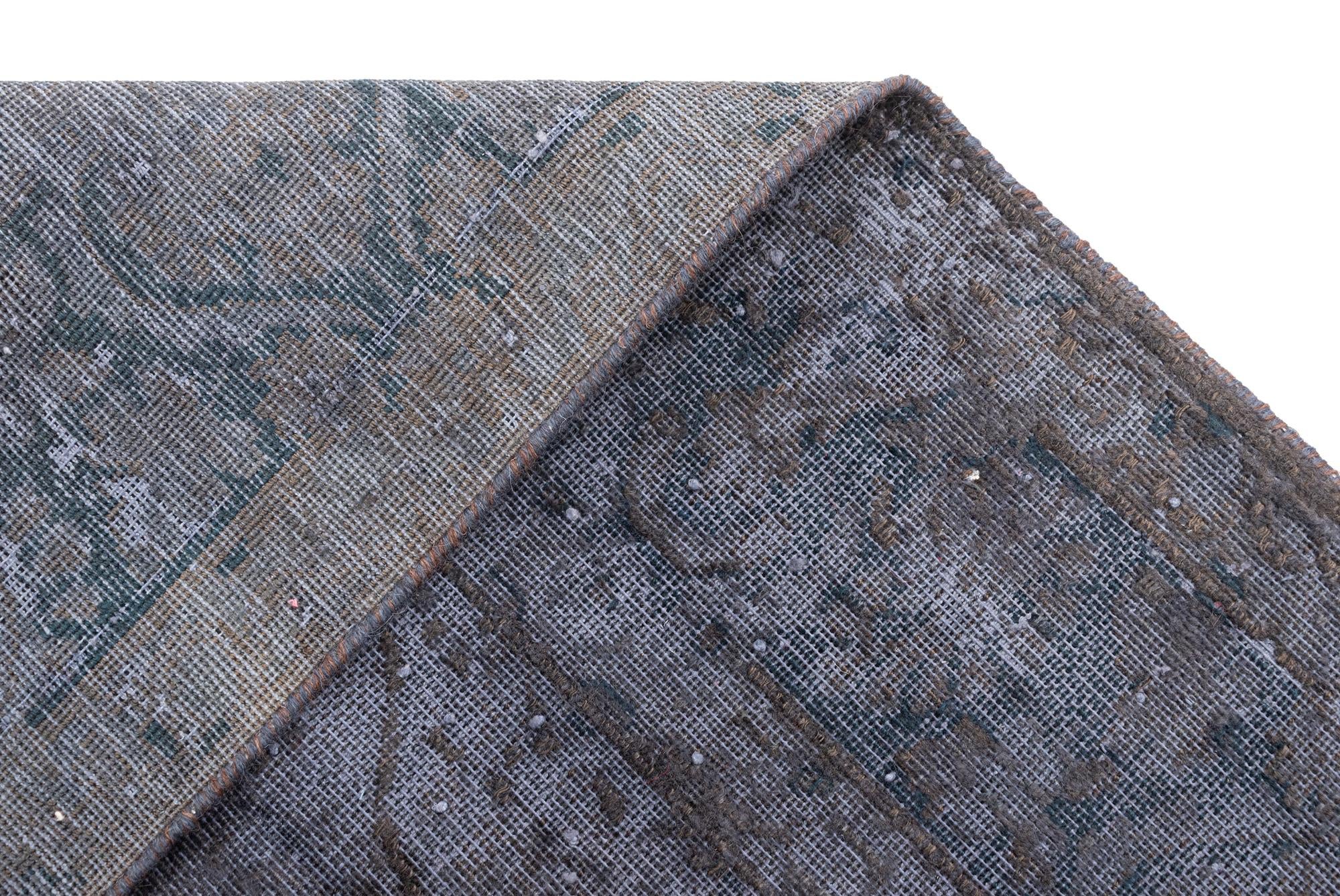 5' 6 x 8' 4 Vintage Royal Wool Rug