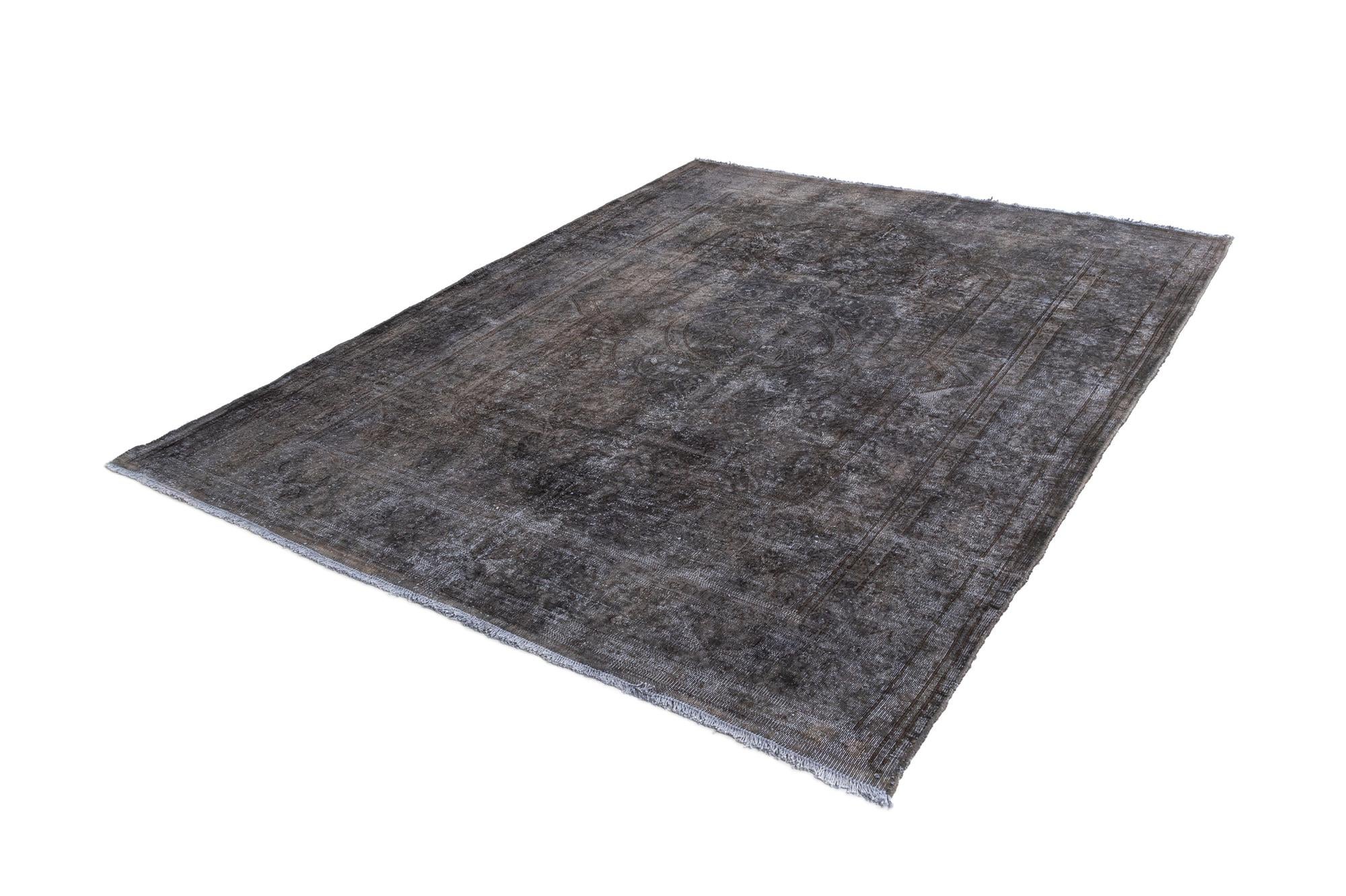 6' 11 x 9' 3 Vintage Royal Wool Rug