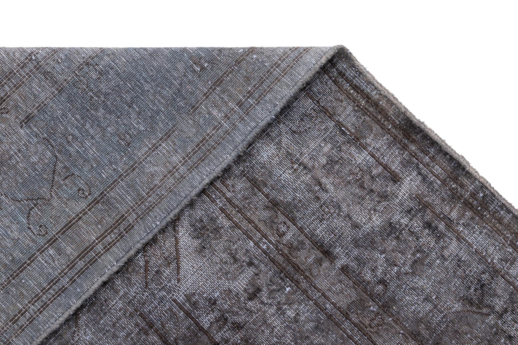 6' 11 x 9' 3 Vintage Royal Wool Rug