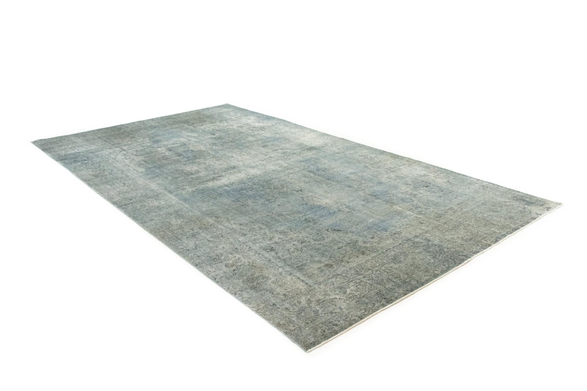 9' 5 x 16' 10 Hand Knotted Vintage Royal Persian Wool Rug
