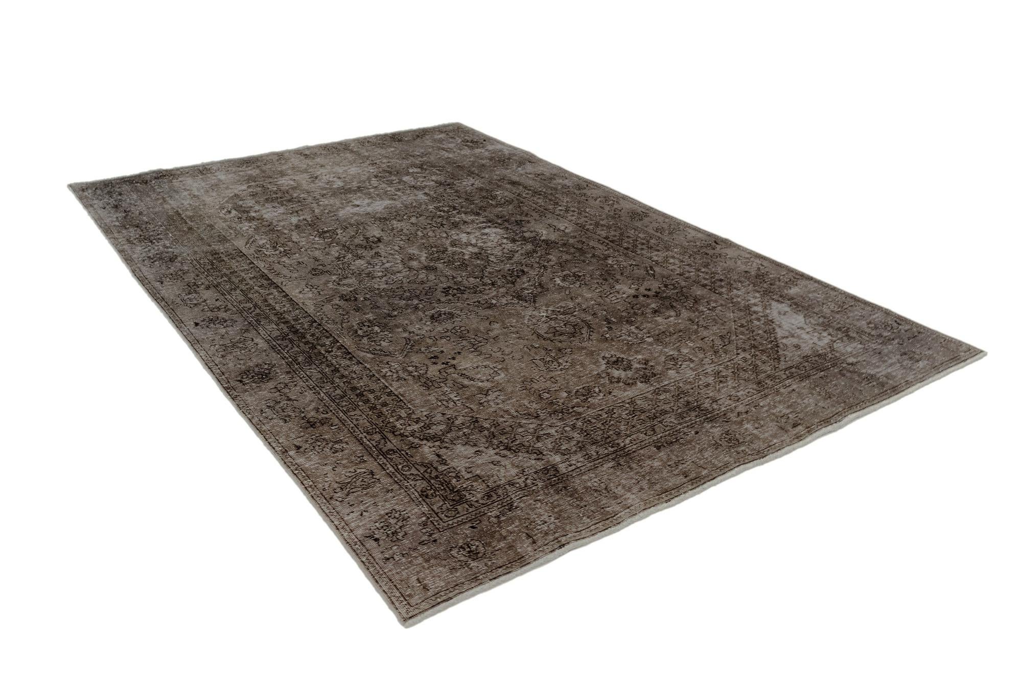 6' 4 x 9' 9 Vintage Royal Wool Rug