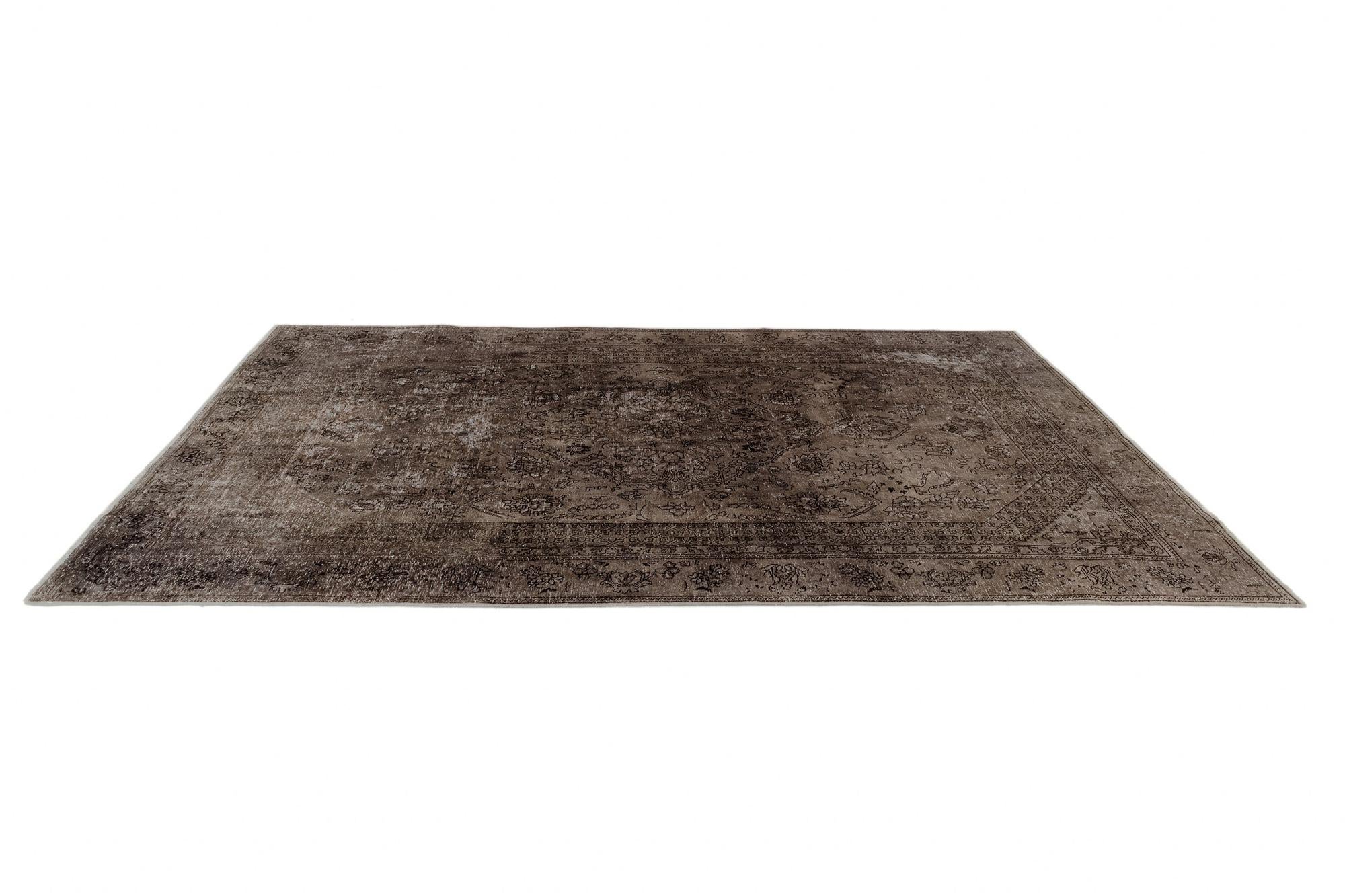6' 4 x 9' 9 Vintage Royal Wool Rug