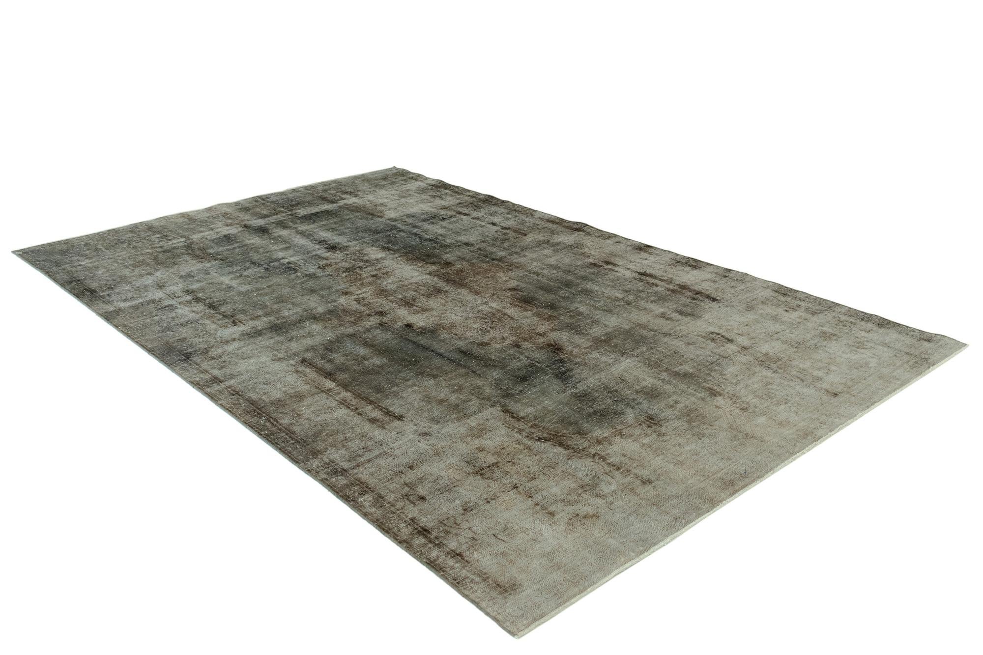 6' 8 x 10' 2 Vintage Royal Wool Rug