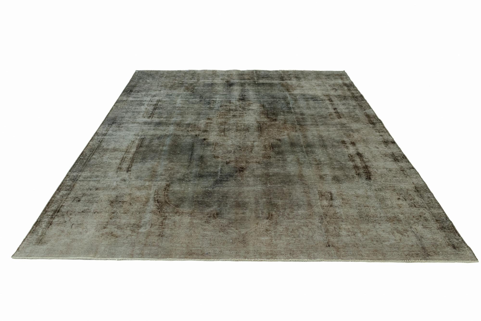6' 8 x 10' 2 Vintage Royal Wool Rug