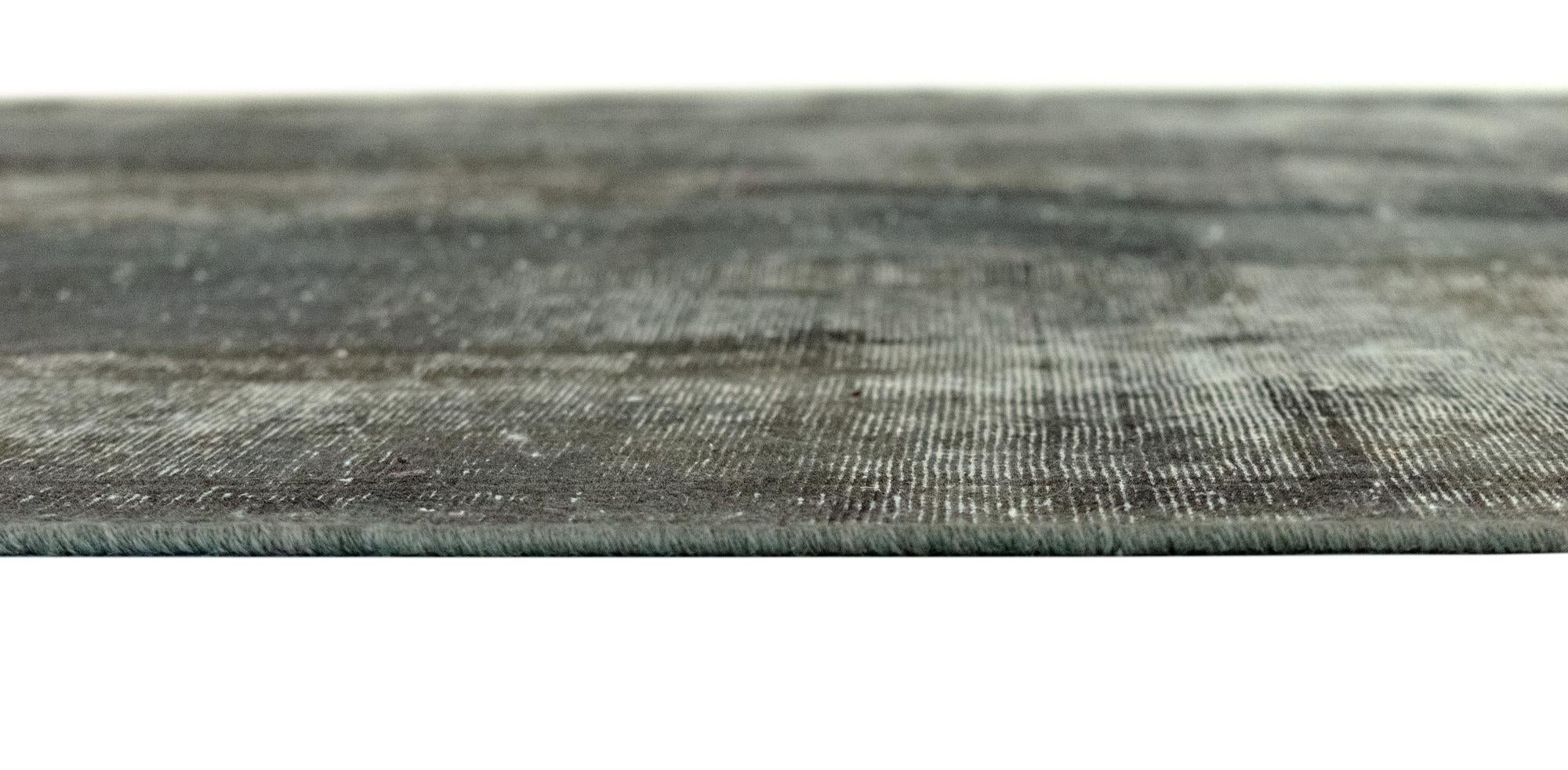 6' 8 x 10' 2 Vintage Royal Wool Rug