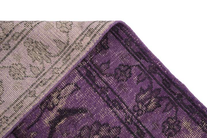 4' 11 x 8' Vintage Rug
