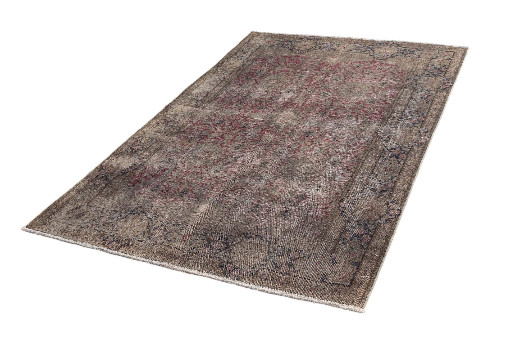 4' 9 x 8' 4 Vintage Wool Rug