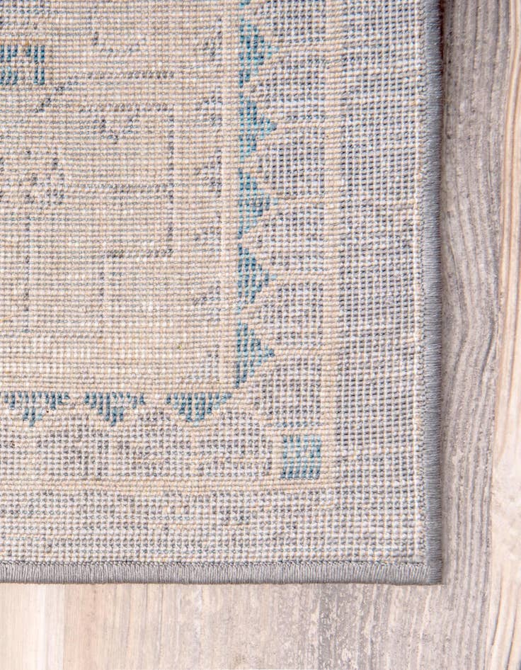 Detail image of 2' x 3' Viola Rug