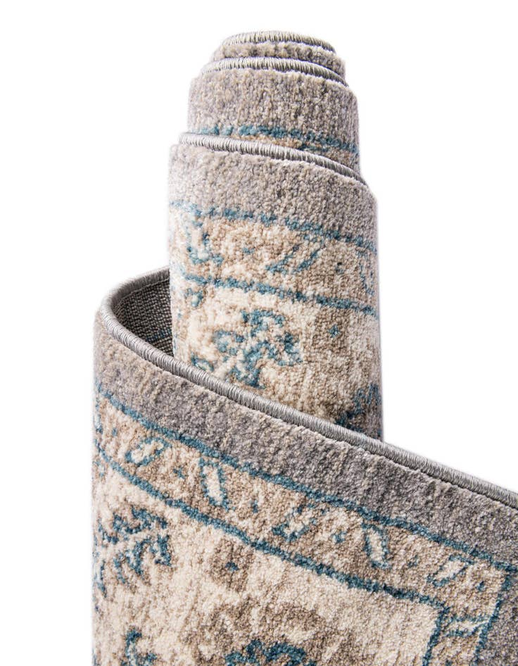 Detail image of 6' x 9' Viola Rug