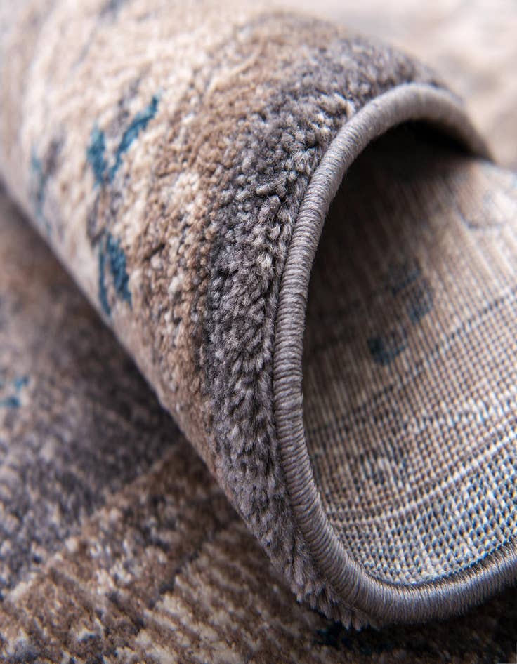 Detail image of 9' x 12' 2 Viola Rug