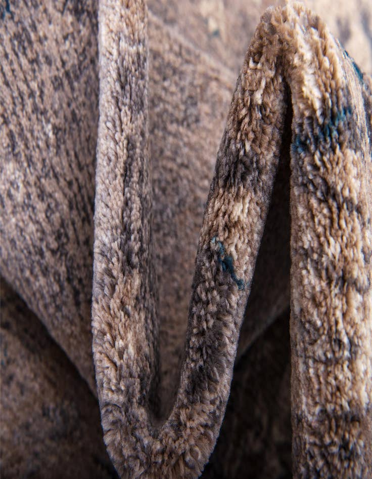 Detail image of 9' x 12' 2 Viola Rug