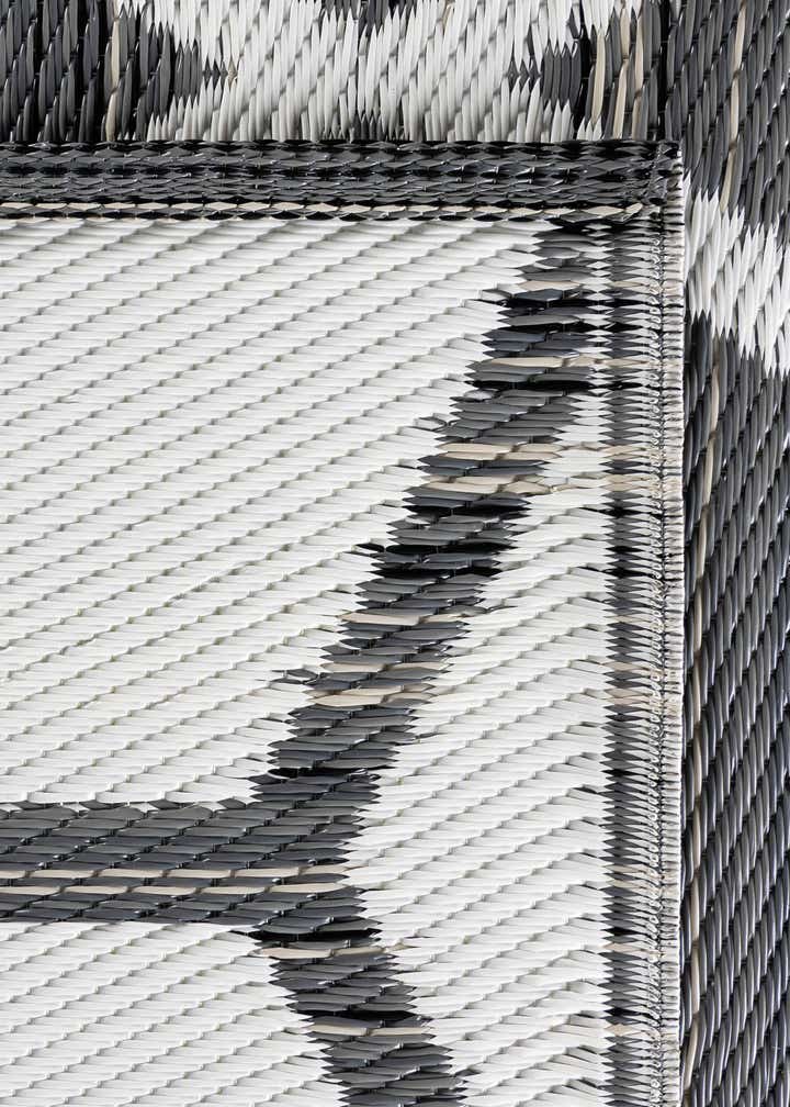 5' x 8' Easy-Clean Vista Breeze Indoor / Outdoor Rug