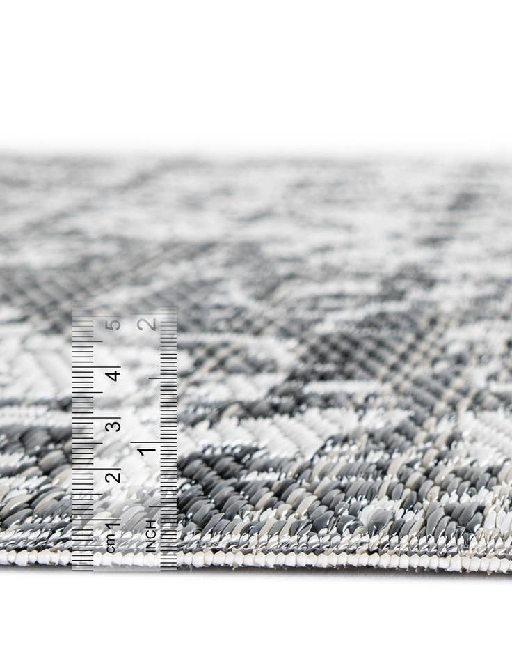 Detail image of 7' 10 x 10' Easy-Clean Vista Breeze Indoor / Outdoor Rug