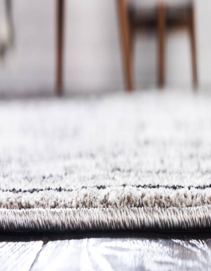 Detail image of 5' x 8' Vista Rug