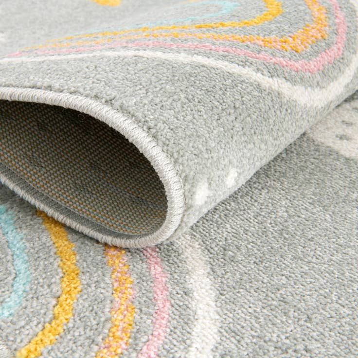 Detail image of 4' x 6' Clouds and Rainbows Whimsy Kids Rug