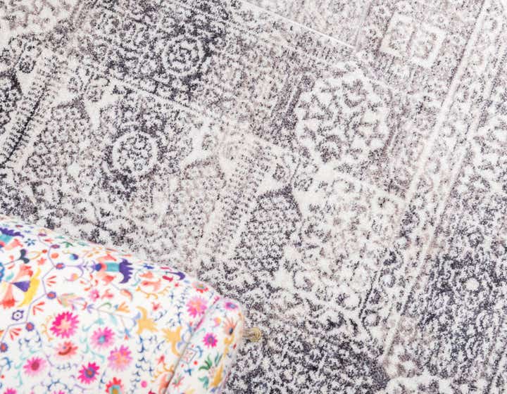 8' x 10' Williamsburg Rug