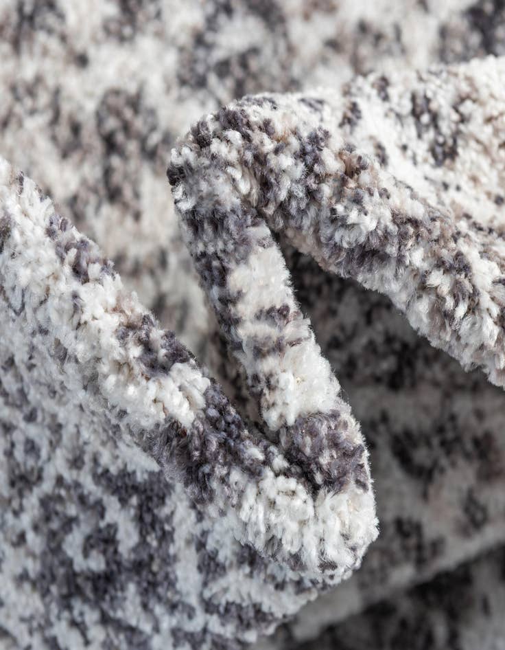 Detail image of 5' 3 x 7' 10 Williamsburg Rug