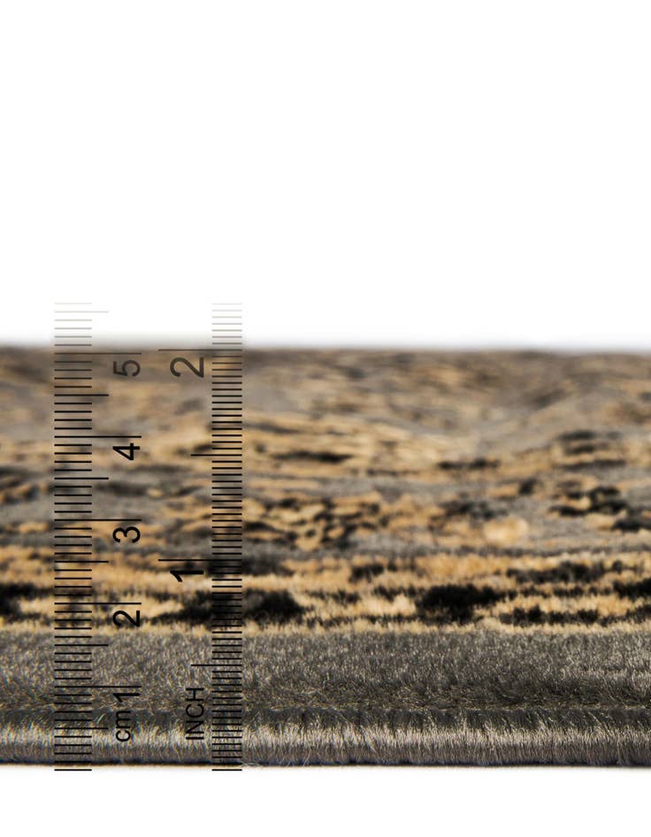 Detail image of 4' x 6' Yasmin Rug